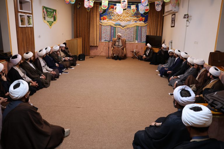 دورهمی صمیمی مدیر مرکز با دانش پژوهان