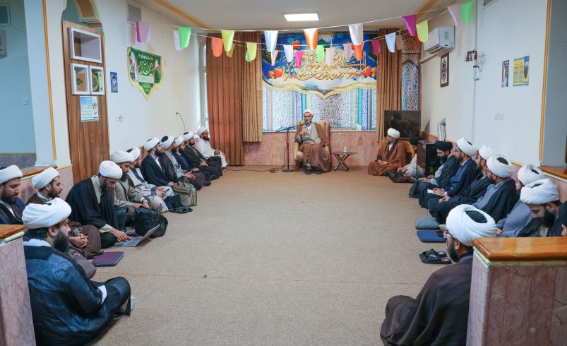 جلسه مدیریت با دانش پژوهان