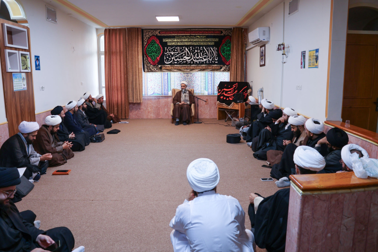 جلسه صمیمی مدیریت با دانش پژوهان برگزار شد