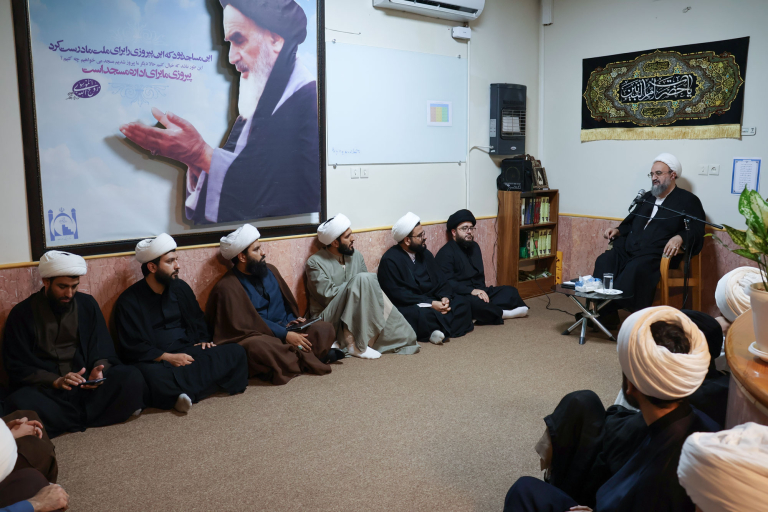 جلسه تحلیل سیاسی با حضور حجت الاسلام والمسلمین آقایی برگزار شد