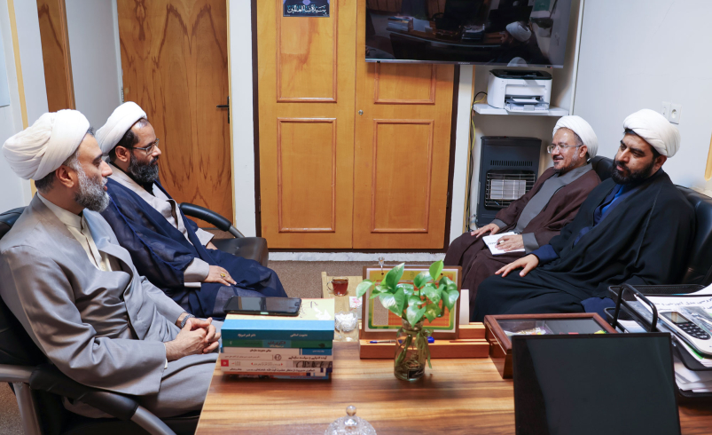 دیدار با حجت الاسلام زنگویی مدیر مرکز مهارت های کاربردی حوزه