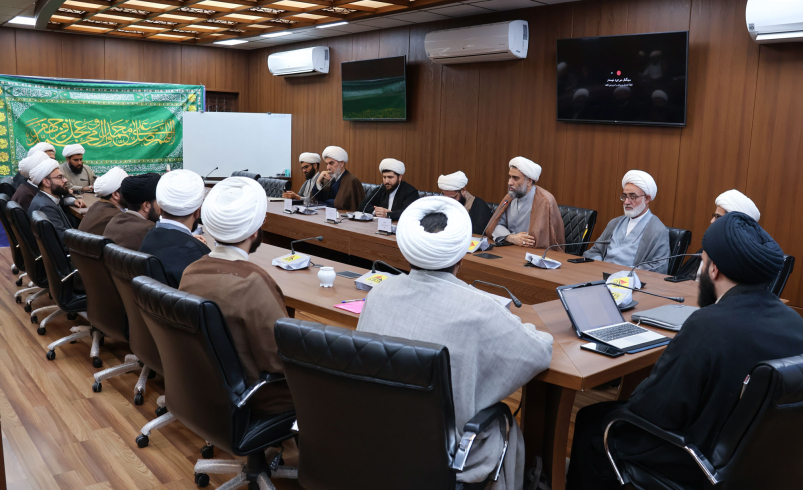 نشست علمی نقش امامان جمعه در دفاع مقدس