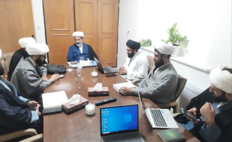 نشست بررسی موضوعات پایان نامه دانش پژوهان