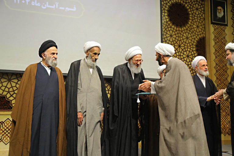 تبریک انتخاب حجت الاسلام والمسلمین ابوالقاسمی به عنوان استاد برتر حوزه