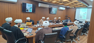 سلسله جلسات پرسمان امامت جمعه با موضوع بررسی استفاده از کمک نزدیکان در نهاد امامت برگزار شد