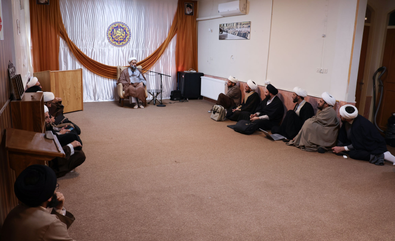 جلسه صمیمی مدیر با دانش پژوهان