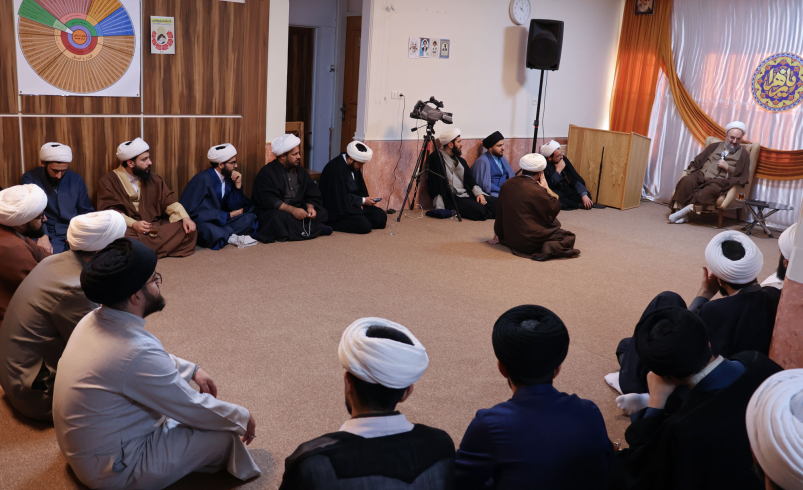 جلسه تحلیل سیاسی با حضور حجت الاسلام و المسلمین آقایی