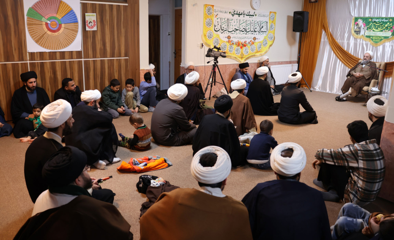 هیئت ماهانه با حضور حجت الاسلام و المسلمین آقایی