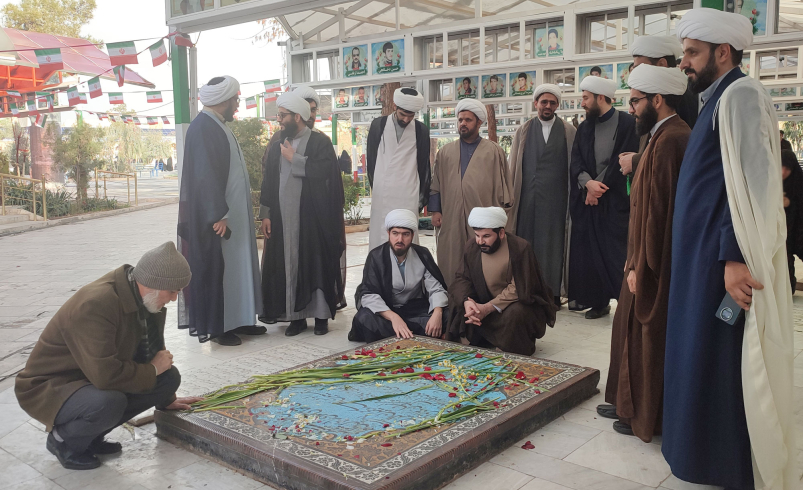 زیارت مزار شهدا و تجدید عهد با آرمان‌های امام و انقلاب